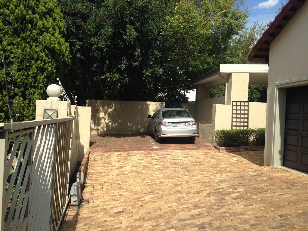 A Hundred Thousand Welcomes B&B Sandton Dış mekan fotoğraf